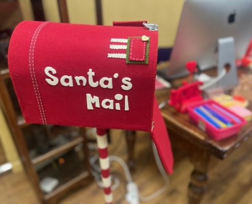 buca delle lettere di babbo natale lo studio di via curtatone milano